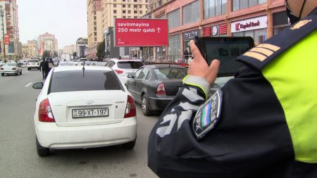 Yol polislərin dayanma-durma və parklanma  qaydalarını pozan sürücülərə qarşı reyd keçirib
