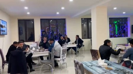 Abşeron rayonunda gecə saat 12:00-dən sonra fəaliyyət göstərən çay evləri aşkar edilib