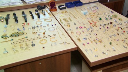 Bakıda hündürmərtəbəli binaların damından kəndirlə  mənzillərə daxil olub oğurluq edən şəxslər saxlanılıblar