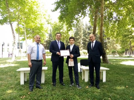 İstedadlı məktəblilərlə görüş keçirilib