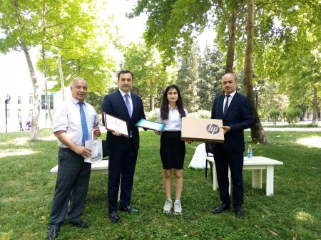 İstedadlı məktəblilərlə görüş keçirilib