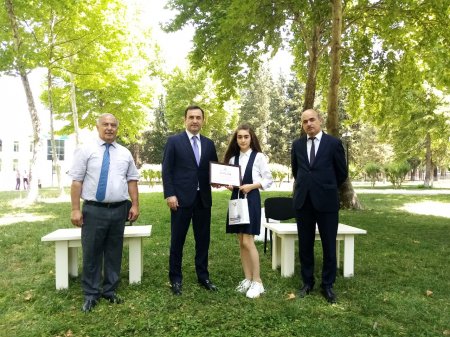 İstedadlı məktəblilərlə görüş keçirilib