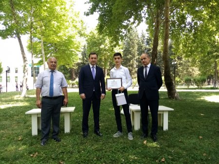 İstedadlı məktəblilərlə görüş keçirilib
