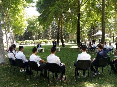 İstedadlı məktəblilərlə görüş keçirilib