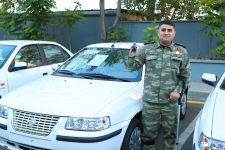 Vətən müharibəsində iştirak edən daha 44 qaziyə avtomobillər təqdim edildi