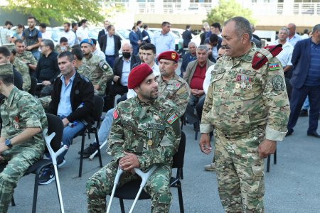 Vətən müharibəsində iştirak edən daha 44 qaziyə avtomobillər təqdim edildi