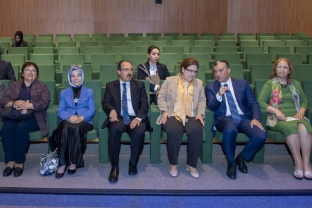 Türkiyənin ailə və sosial xidmətlər naziri Dərya Yanık DOST İnklüziv İnkişaf və Yaradıcılıq Mərkəzinin fəaliyyəti ilə tanış olub