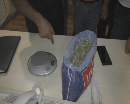 Ağdaşda narkotiklərin qanunsuz dövriyyəsinə görə aralarında qadının da olduğu 11 nəfər saxlanılıb