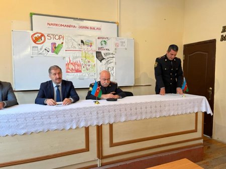 Qusarda  polis əməkdaşları şagirdlərlə görüş  keçiriblər