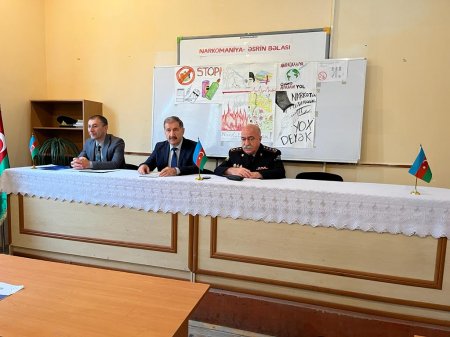 Qusarda  polis əməkdaşları şagirdlərlə görüş  keçiriblər