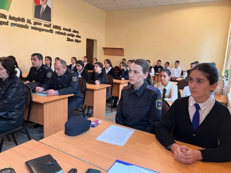 Qusarda  polis əməkdaşları şagirdlərlə görüş  keçiriblər