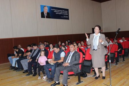 Yazıçı, Azərbaycan Yazıçılar Birliyinin üzvü, “Qızıl qələm” mükafatı laureatı Elxan Elatlının Qobustan gəncləri ilə görüşü keçirilib