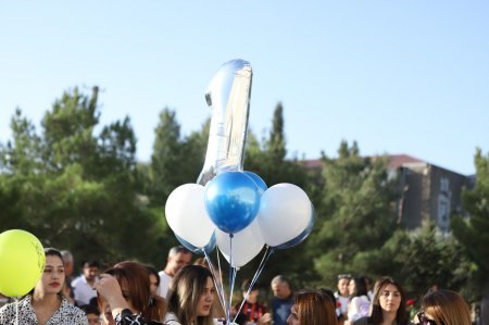 Abşeron-Xızı Regional Təhsil İdarəsinin tabeliyindəki ümumtəhsil müəssisələrində Bilik Günü münasibətilə tədbirlər keçirilib