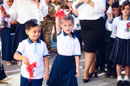 Abşeron-Xızı Regional Təhsil İdarəsinin tabeliyindəki ümumtəhsil müəssisələrində Bilik Günü münasibətilə tədbirlər keçirilib