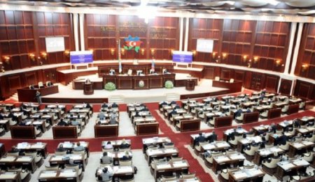 Milli Məclisin iclası başladı