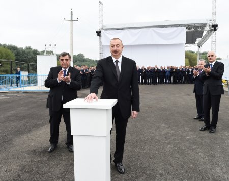Sərdar Əhmədov insanlara maksimum diqqət və qayğıyla yanaşır, onların problemlərini həll edərək, onların dövlətimizə və Prezidentimizə inamını artırır!