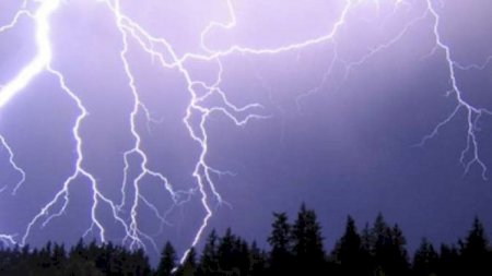 Sabah Bakıda yağış yağacaq, şimşək çaxacaq