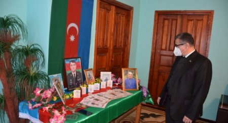 Novruz Aslanovun şəhid və qazi ailələri ilə görüşü davam edir