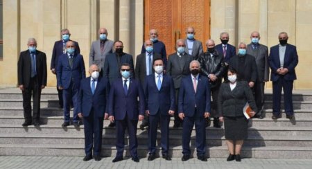 Novruz Aslanov Ağsaqqallar şurasının yığıncağında iştirak etdi