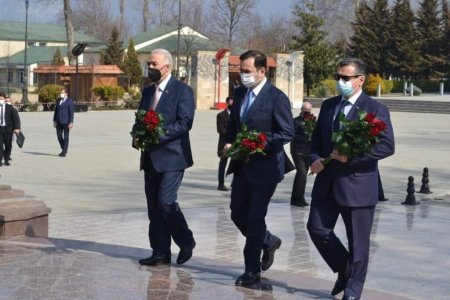 Novruz Aslanov Ağsaqqallar şurasının yığıncağında iştirak etdi