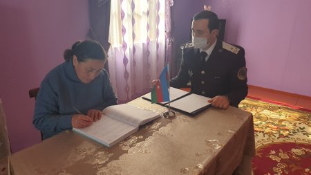 Azərbaycan vətəndaşlığına qəbul edilmiş şəxslərə müvafiq arayışlar təqdim edilib