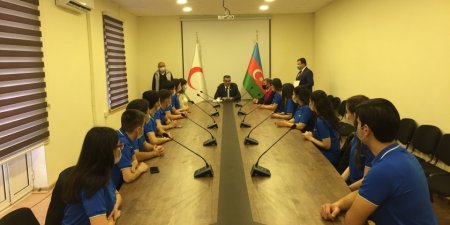 AzQAC-ın prezidenti, Milli Məclisin deputatı Novruz Aslanov, RİİB könüllülərini təltif etdi