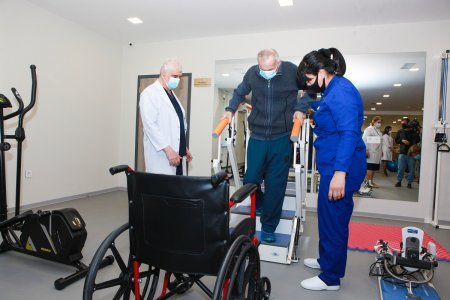 Media nümayəndələri daha bir reabilitasiya müəssisəsində qazilərimizə göstərilən xidmətlərlə tanış edilib