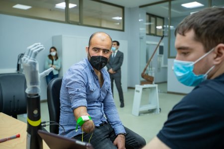 Yuxarı ətrafları amputasiya olunmuş qazilərimizin yüksək  texnologiyalı protezlərlə təminatına başlanır
