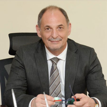 Səhiyyə Nazirliyinin baş travmatoloqu İlqar Qasımov: Müharibələr həkimləri yeni müalicə üsulları axtarmağa, vaxtında və ixtisaslı yardım göstərməyə vadar edir