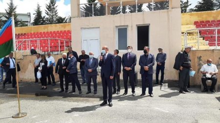 “Vətən Müharibəsi Şəhidlərinin xatirəsinə həsr olunmuş yeniyetmələr arasında Respublika turniri”nə daxil olan atletika idman növü üzrə zona yarışına start verilmişdir