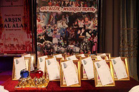 Musiqili Teatrda mükafatlandırma mərasimi keçirilib