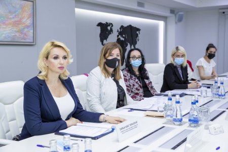 Əmək və Əhalinin Sosial Müdafiəsi Nazirliyində Serbiyanın əmək, məşğulluq, veteranlar və sosial işlər nazirinin başçılıq etdiyi nümayəndə heyəti ilə ikitərəfli görüş olub