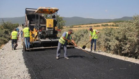 İsmayıllıda kənd yollarının tikintisi davam etdirilir