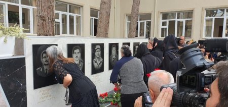 Könül Nurullayeva şəhidlərimizin xatirəsinə ucaldılan abidənin açılışında iştirak etdi