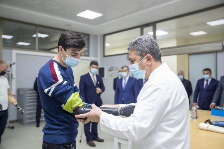 Yuxarı ətrafları amputasiya olunmuş qazilərin son nəsil protezlərlə təminatına başlandı