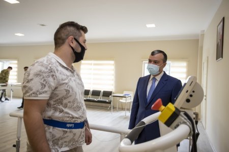 Yuxarı ətrafları amputasiya olunmuş qazilərin son nəsil protezlərlə təminatına başlandı