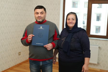 Bir qrup gözdən əlilliyi olan şəxsə mənzillər təqdim olunub
