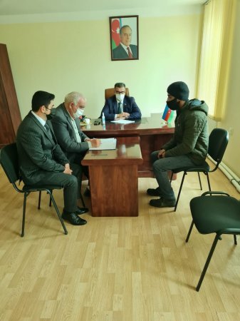 Novruz Aslanov seçicilərini qəbul edib