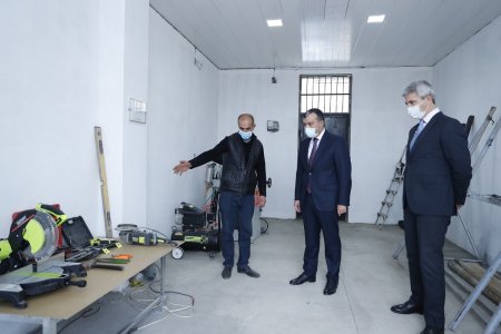 Nazir Sahil Babayev şəhid ailələri üçün özünüməşğulluq proqramı əsasında yaradılmış müəssisə və təsərrüfatlara baxış keçirib