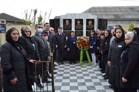İsmayıllı şəhərində şəhidlərin xatirəsinə inşa edilmiş bulaq-kompleksin açılışı olub