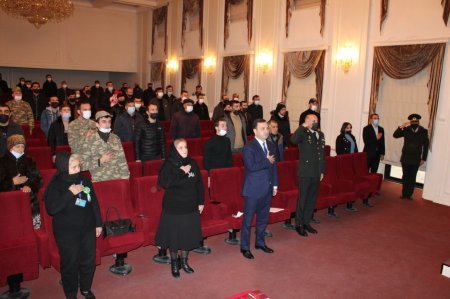 Şəhid ailələrinə və Vətən müharibəsi iştirakçılarına medallar təqdim olunub