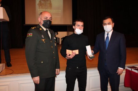 Şəhid ailələrinə və Vətən müharibəsi iştirakçılarına medallar təqdim olunub
