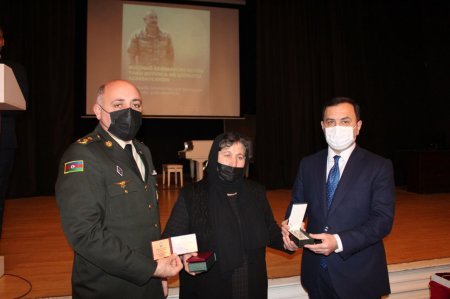 Şəhid ailələrinə və Vətən müharibəsi iştirakçılarına medallar təqdim olunub