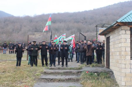 İsmayıllıda şəhidin xatirəsinə inşa edilmiş bulağın açılışı olub