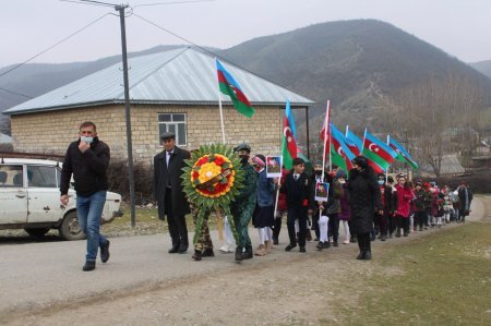 İsmayıllıda şəhidin xatirəsinə inşa edilmiş bulağın açılışı olub