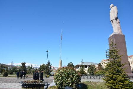 Azərbaycan İlahiyyat İnstitutunun kollektivi Quba Soyqırımı Memorial Kompleksini ziyarət edib