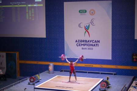 Elşad Şərifov zirvədə!