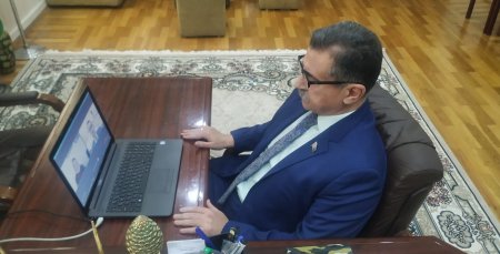 Novruz Aslanov seçicilərini dinləyib