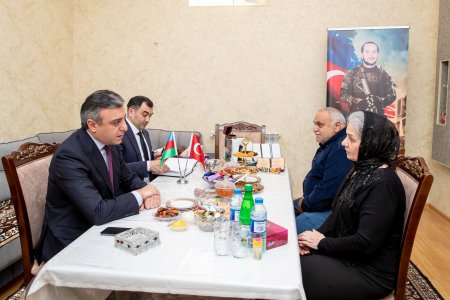 Şəhid Vüsal Teymurovun ailəsi ziyarət olunub
