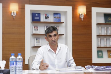 Nazir Sahil Babayev Xızı rayonunda vətəndaşları qəbul edib